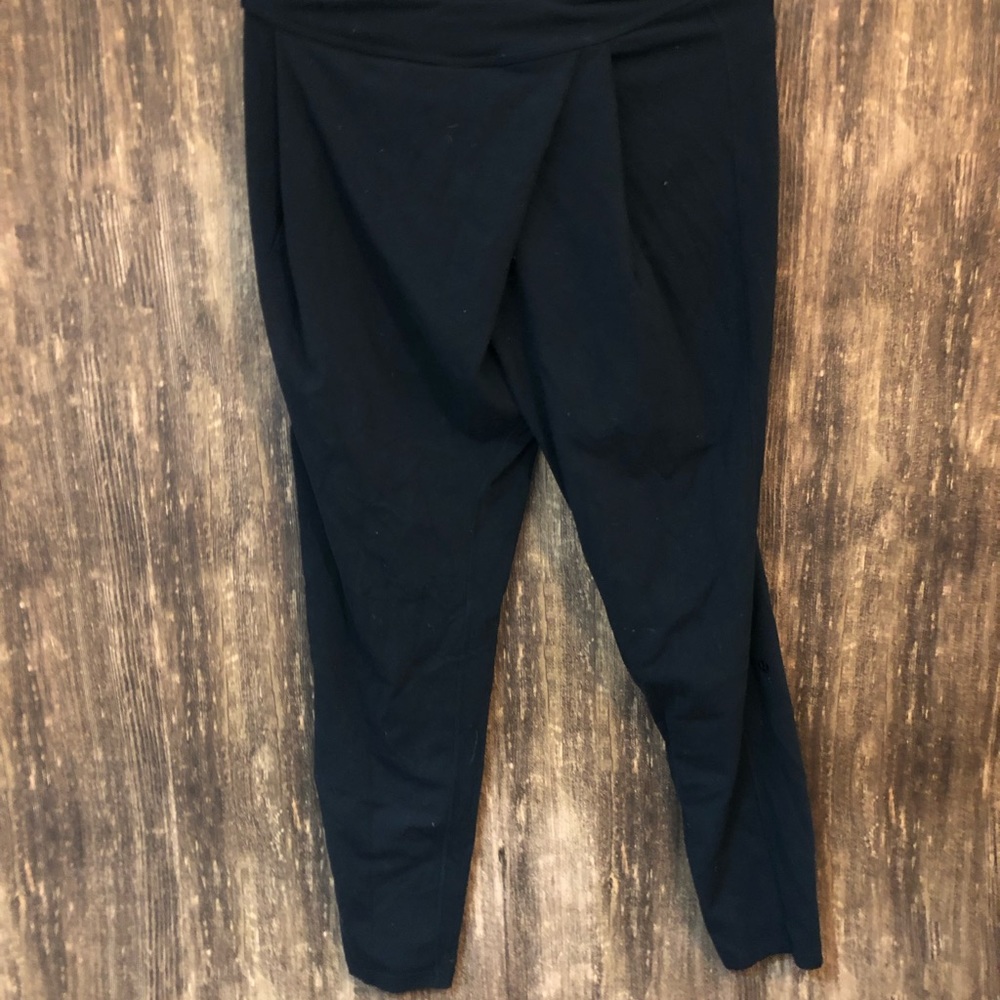 LuluLemon cute pants - harem pants